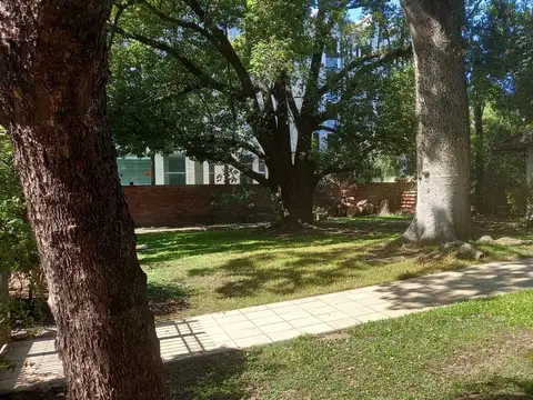 VENTA  CASA  QUINTA EN MORENO CENTRO