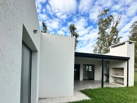 Casa en Venta en Pilar Del Este, USD 182.000