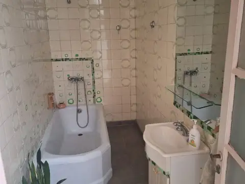 Depto Tipo Casa en Venta en Flores, USD 135.900