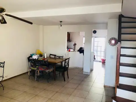 Casa 4 ambientes con 1 baño