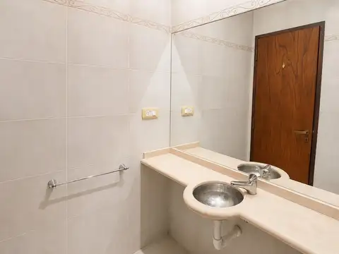 Casa en Alquiler con 1 cochera