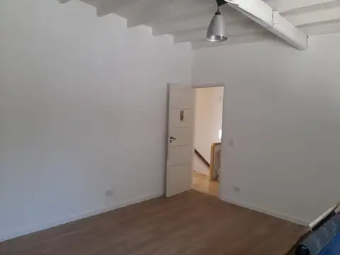 Depto Tipo Casa en Alquiler de 2 dormitorios