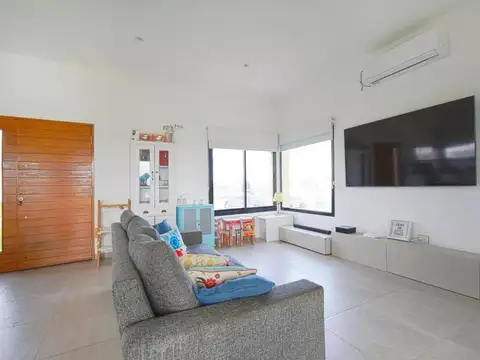 Hermosa casa en venta en lote interno área 7 San Sebastián