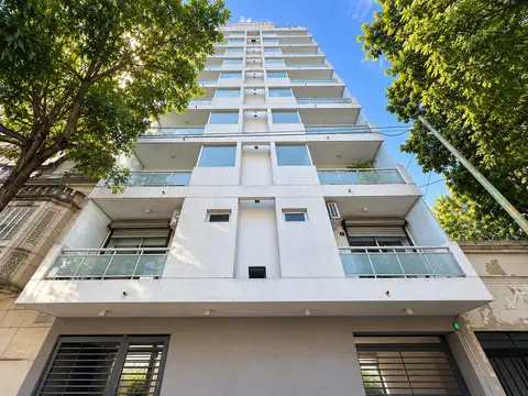 56 e/ 1 y 2 300, Piso 8
