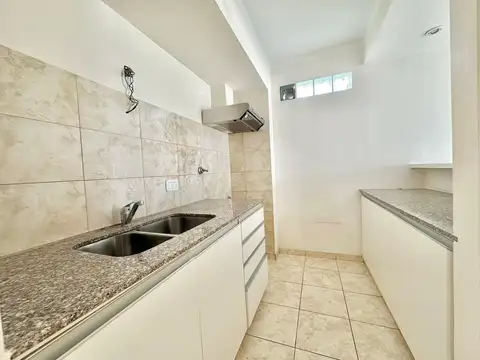 Departamento de 2 dormitorios en alquiler en La Plata sobre Calle 56 [Cod: 8]