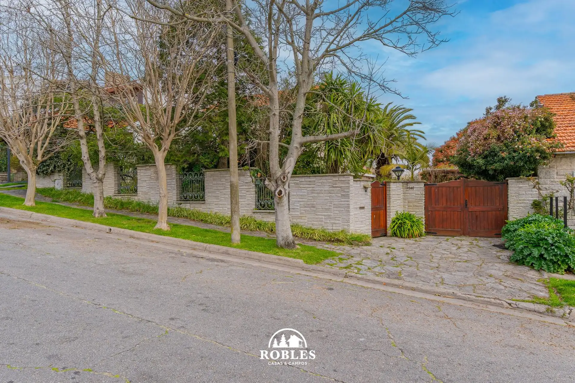 Importante chalet en el excelente barrio Los Troncos