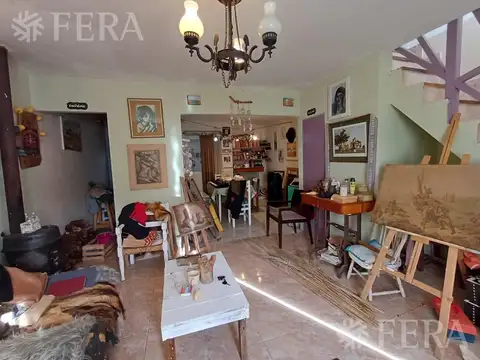 Casa 8 ambientes con 4 baños