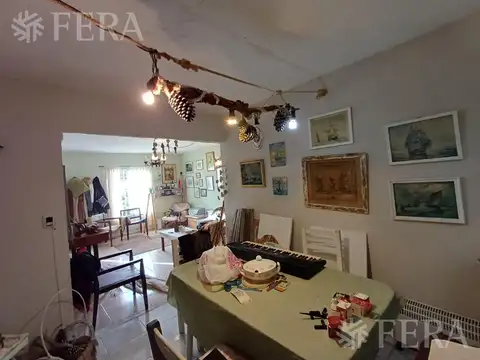 Venta Casa para dos familias con patio y parrilla en Mar Del Tuyu