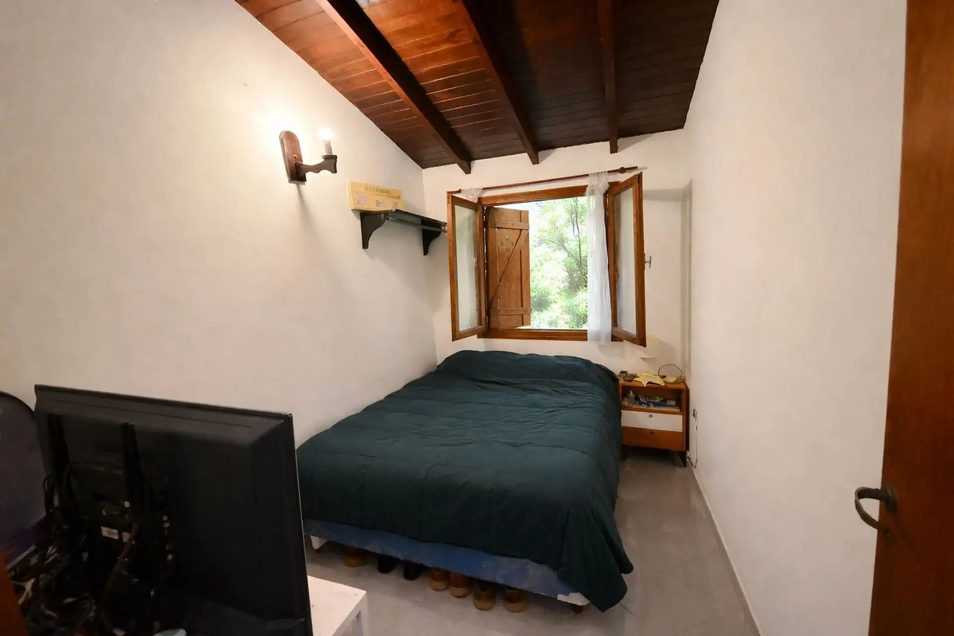 VENTA CASA 3 AMBIENTES PATIO Y COCHERA P. MOGOTES