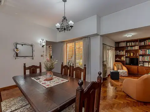 IMPECABLE Y AMPLIO PH EN VILLA SARMIENTO