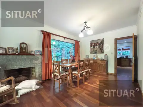 Casa en Alquiler con 5 cocheras