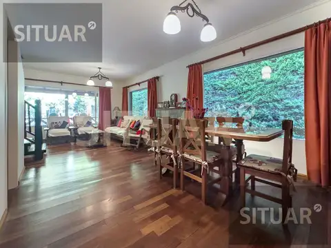 Casa 6 ambientes con 3 baños