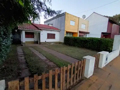 LA LUCILA DEL MAR ZONA CORMERCIAL CHALET 2 AMB  VENTA