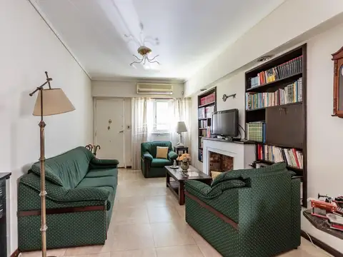 Casa 5 ambientes con 2 baños