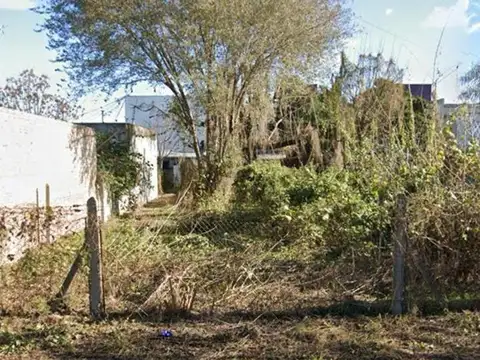 Tres de Febrero e/ Sarmiento y Mariano Necochea