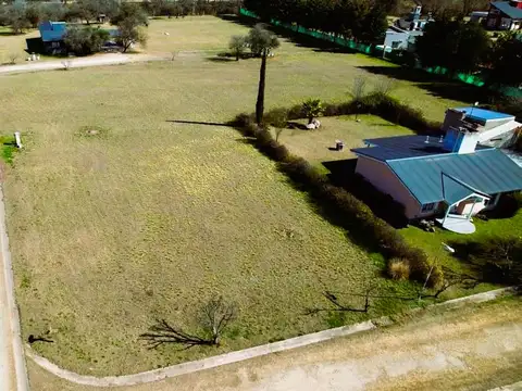 Lote esquina con gas. B° Privado El Campito. Calamuchita. Cód (2183)