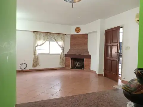 Depto Tipo Casa en Venta con 2 cocheras