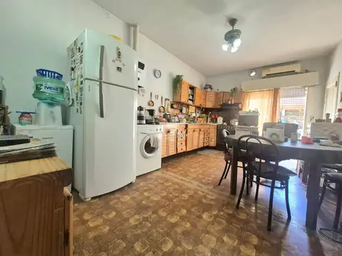 Venta casa cinco ambientes en Ramos Mejia