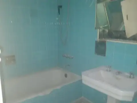 CASA EN LOTE PROPIO EN MONTE CASTRO