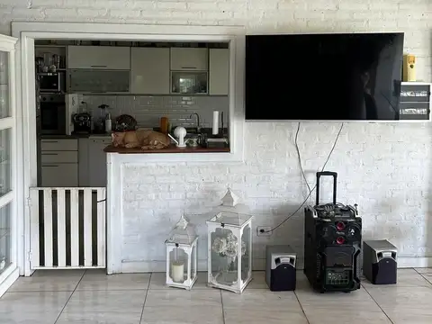 Casa en Venta con 2 cocheras