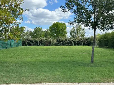 LOTE EN VENTA - BARRIO ARAUCARIAS - PUERTOS DEL LAGO