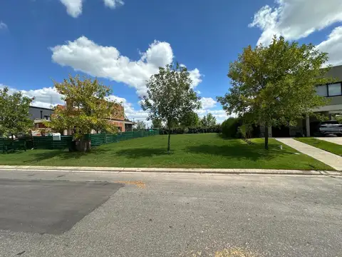 Terreno en Venta 18  mts Fondo