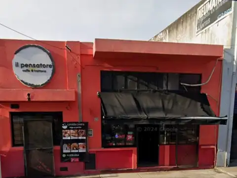 Local en General San Martin ideal gastronómico sobre Pedriel frente a San Anchorena ,R8, tribunales.