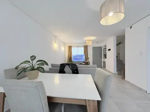 Depto Tipo Casa en Venta con 1 cocheras