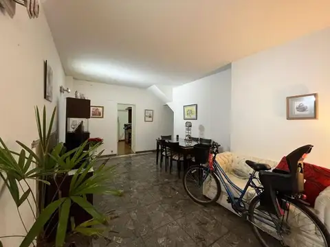 Casa 6 ambientes con 3 baños