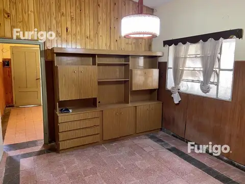 Casa 6 ambientes con 1 baño