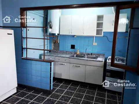 Casa en Venta con 4 cocheras