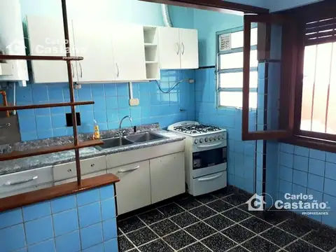 Casa en Venta con 4 cocheras