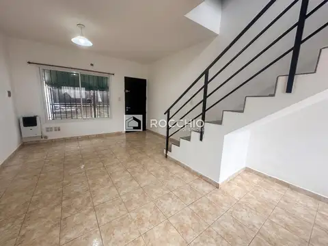 Depto Tipo Casa en Alquiler de 2 dormitorios