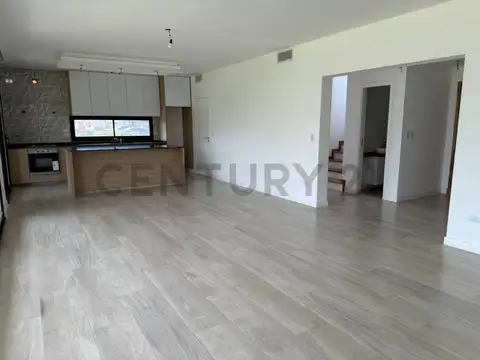 Casa en Venta en Barrio El Cazador, USD 375.000