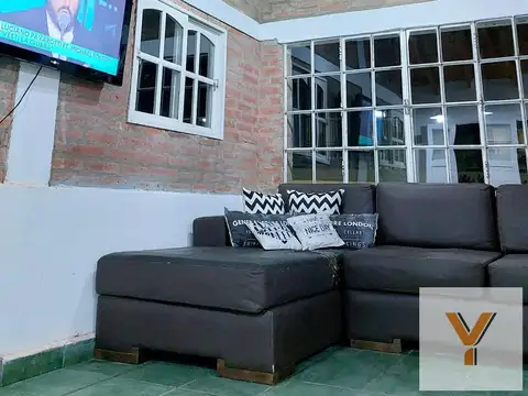 Casa 15 ambientes con 3 baños