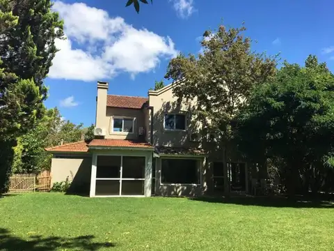 Casa en Venta  - La Delfina, Pilar