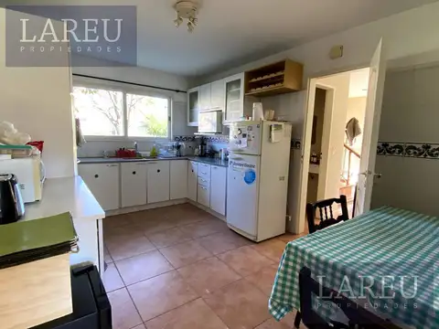 Casa en Venta con 3 cocheras