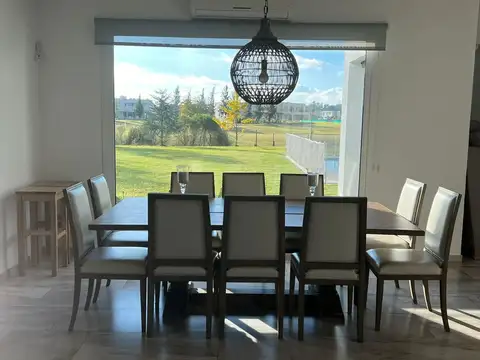 Casa en Alquiler al Norte