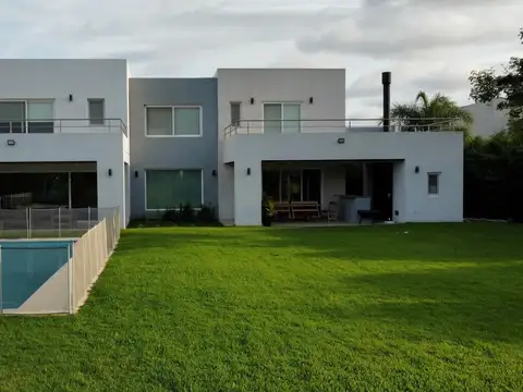 Casa en Alquiler de 5 dormitorios