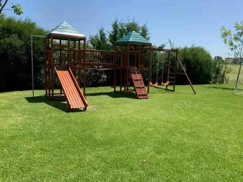 Casa en Alquiler en Haras Santa María, USD 3.500