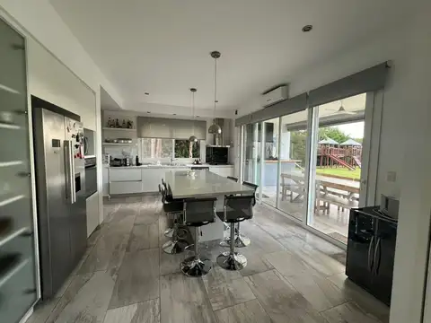 Casa en Alquiler de 4 dormitorios