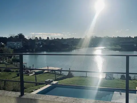 Venta Casa en El Canton a la laguna