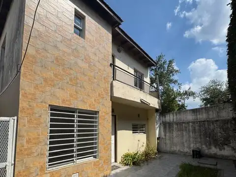 Casa en Alquiler en Lomas De Zamora, $ 750.000