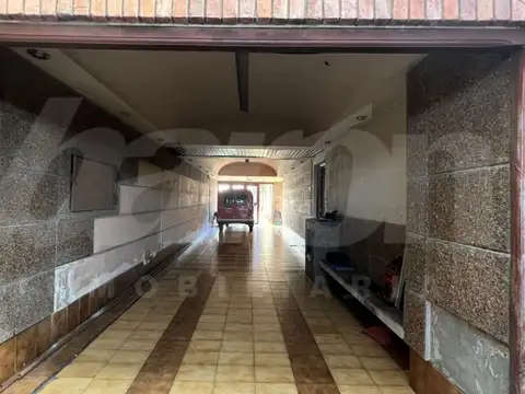 Alquiler- casa 7 amb - Pereyra Lucena 550 - Lomas De Zamora