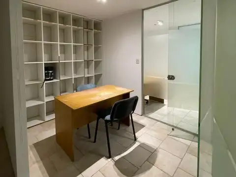 Oficina 5 ambientes con 1 baño