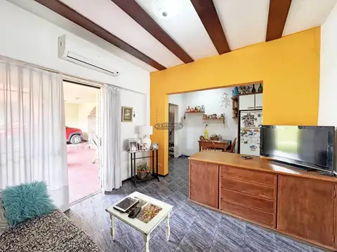 Comoda Casa con 3 Dormitorios + Cochera