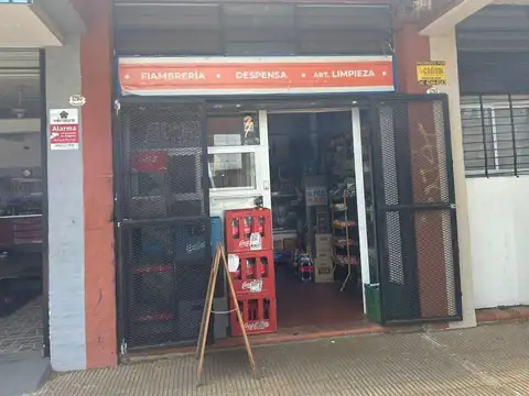 VENTA LOCAL! BANFIELD OESTE. 