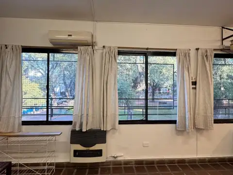 Local en Alquiler Via Pública