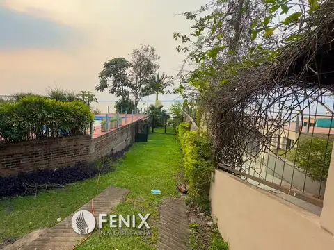 Casa 8 ambientes con 3 baños