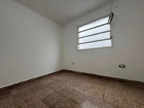 Se alquila casa de 2  D.en B. Fomento 9 de Julio